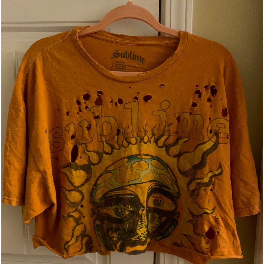 Cropped Urban Sublime shirt